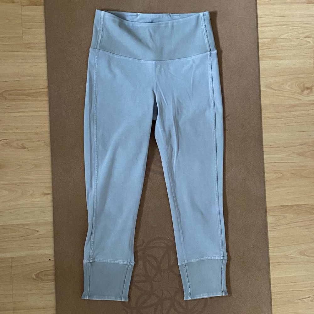 Lululemon Ribbed Wunder Under Crops